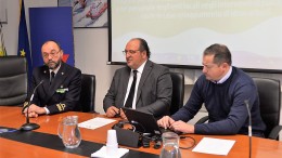 Il Sottosegretario d'Abruzzo Mario Mazzocca, il Presidente Legambiente Abruzzo Giuseppe Di Marco e il Contrammiraglio del Corpo delle Capitanerie di Porto Enrico Moretti hanno presentato la 2^ edizione del progetto Neptune